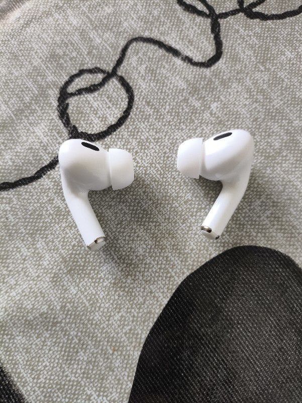 Наушники AirPods 2 поколения