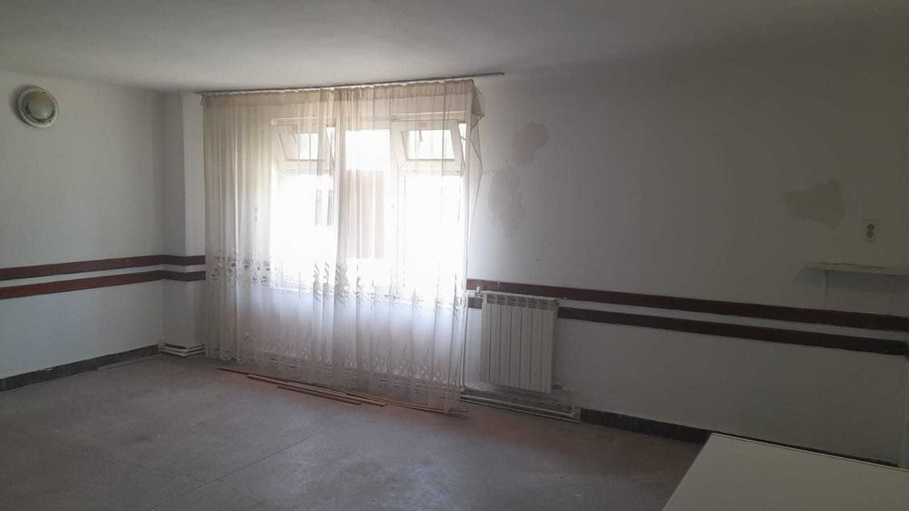 Inchiriez spatiu comercial