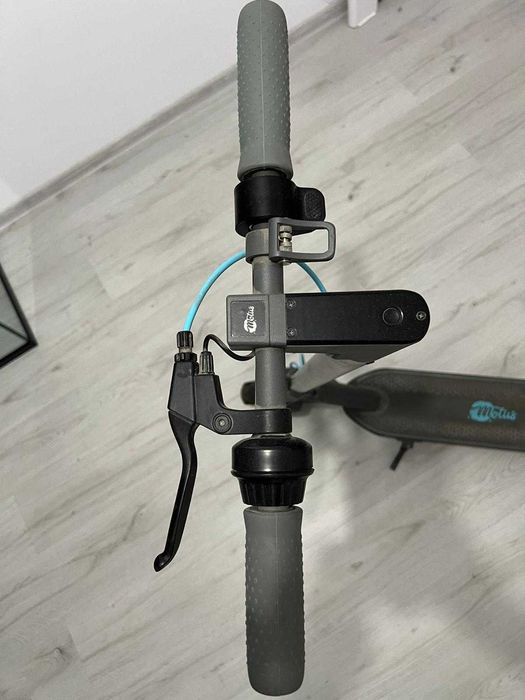 Trotineta electrica Motus, autonomie 65 km