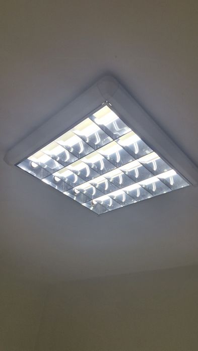 Vând tot felul aplice cu neon