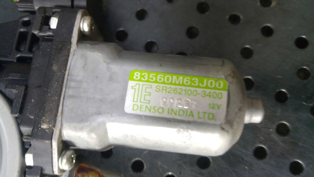 Macara cu motoras geam dreapta fata nissan pixo