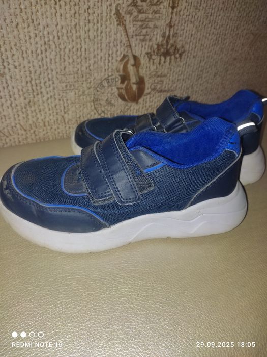 Продам кросовки на мальчика