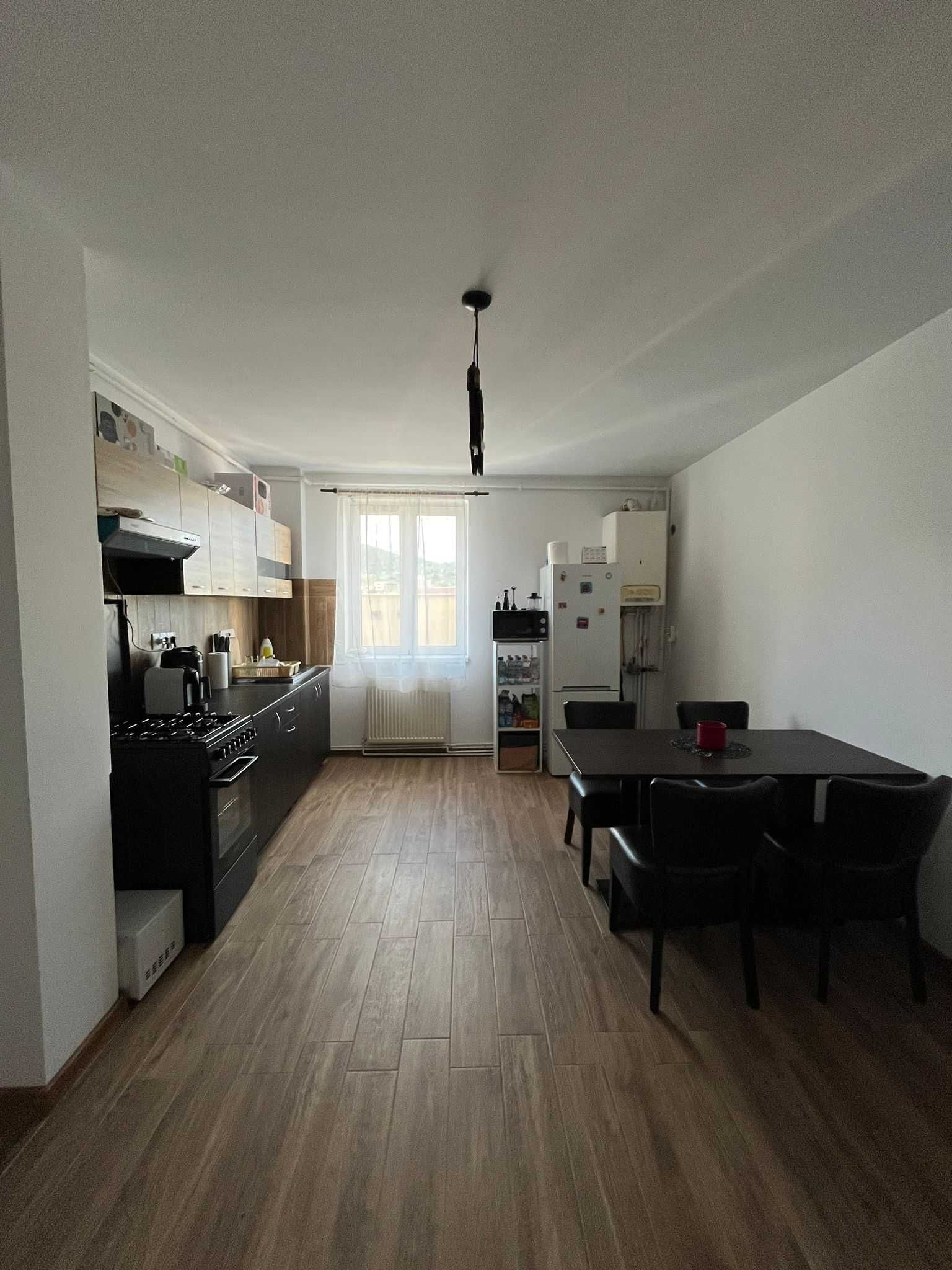 Apartament cu 4 camere