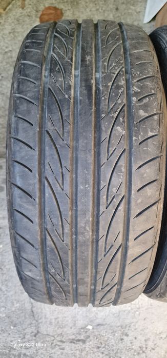 215/40/18 Yokohama Advan Fleva