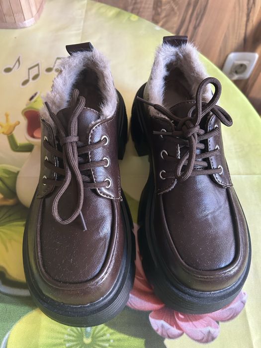 Дамски обувки кафяви с пух