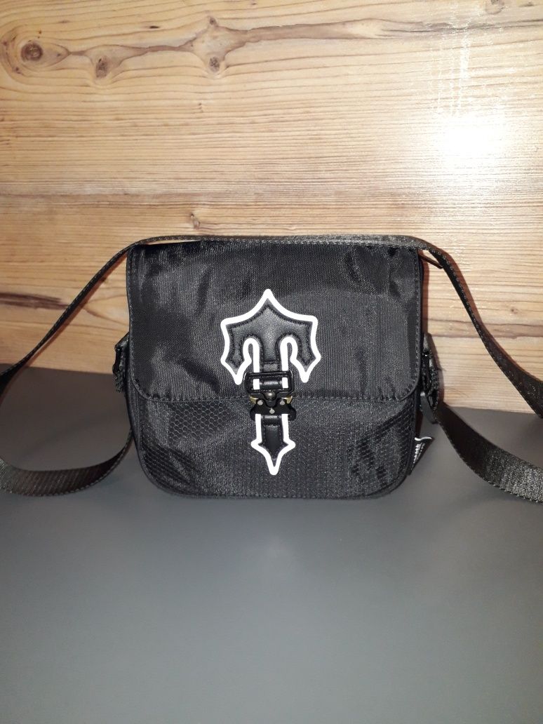 Trapstar чанта crossbody