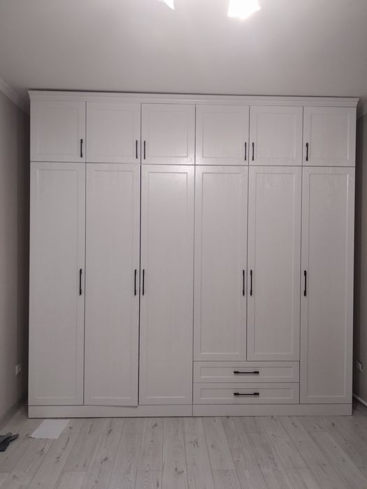 Продам шифоньер большой