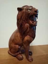 Sculptura leu din lemn masiv o lucrare de o foarte mare finețe piesa c