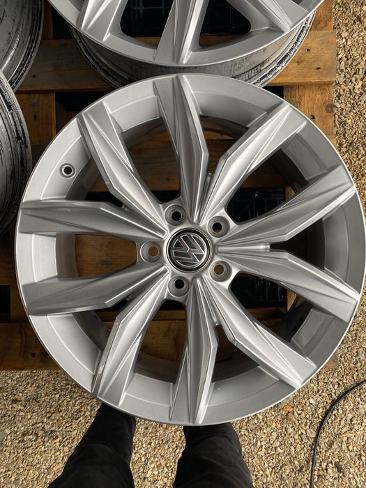 18 цола 5 х 112 мм VW Тигуан , T - Рок , Таурон , Голф