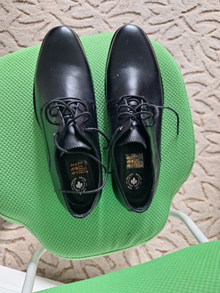 Pantofi eleganți Rieker noi.