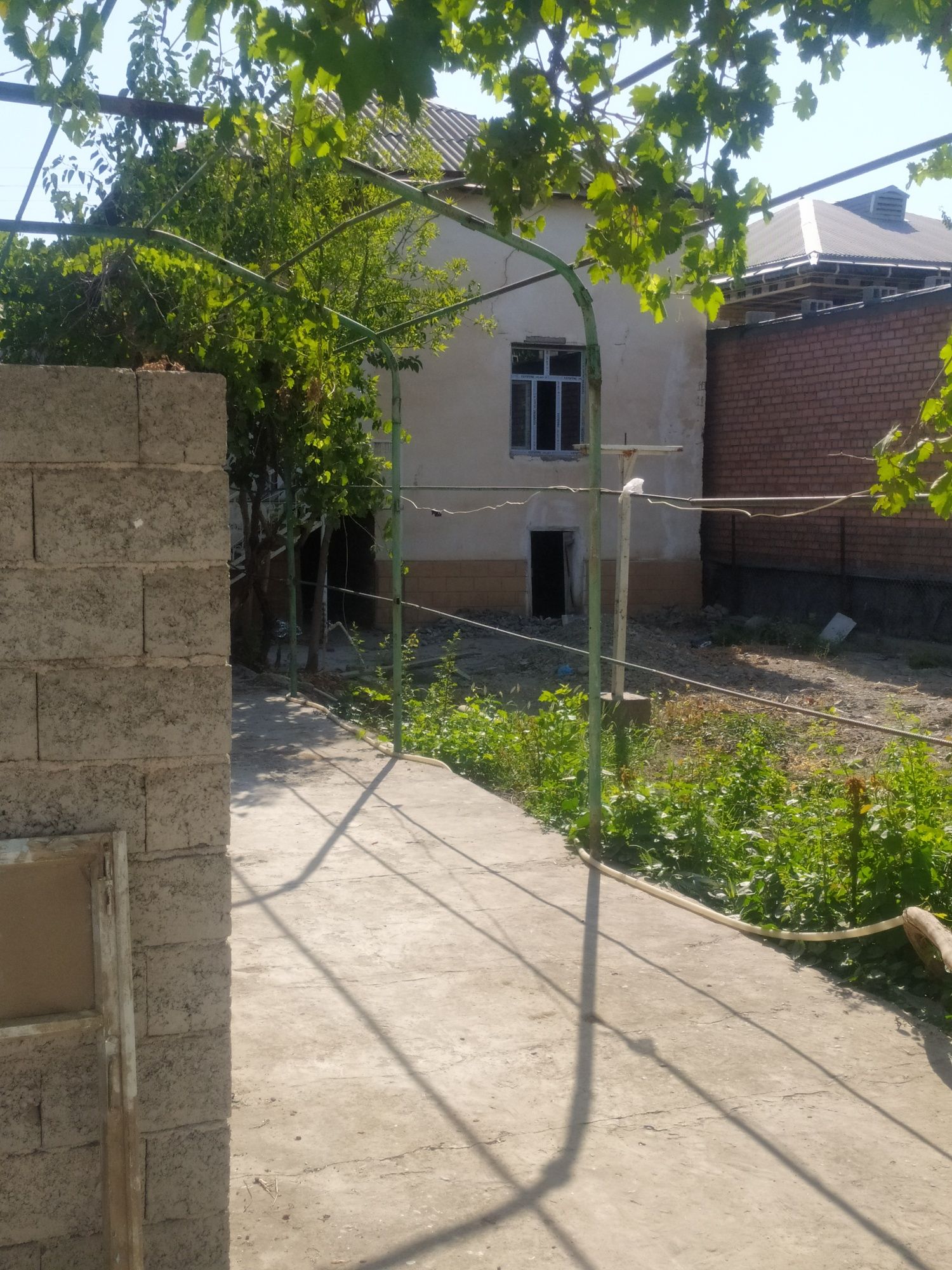 Жомбой центр Уй сотилади