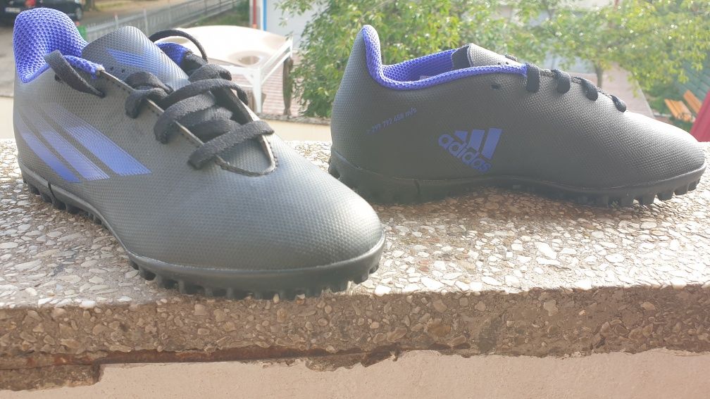 Adidas 33 teren sintetic