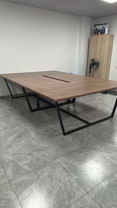 Столы для дома и ресторан, кафе