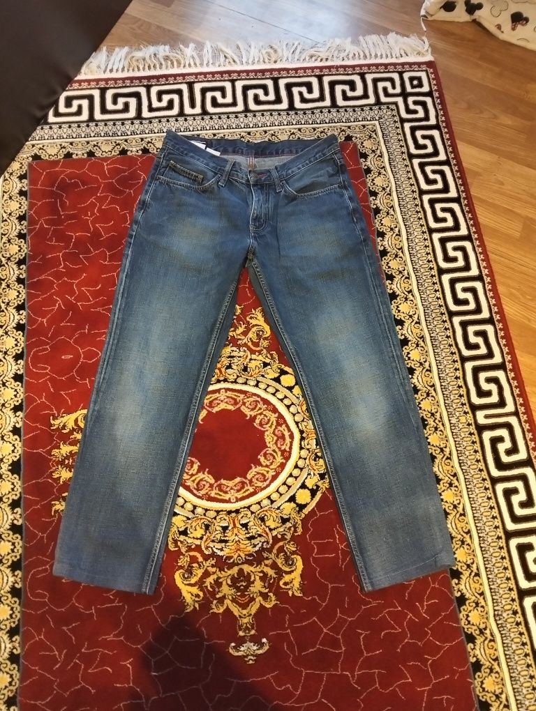 Blugi Tommy Hilfiger ,dama,mărime L! Preț 150 lei! Stare foarte buna,