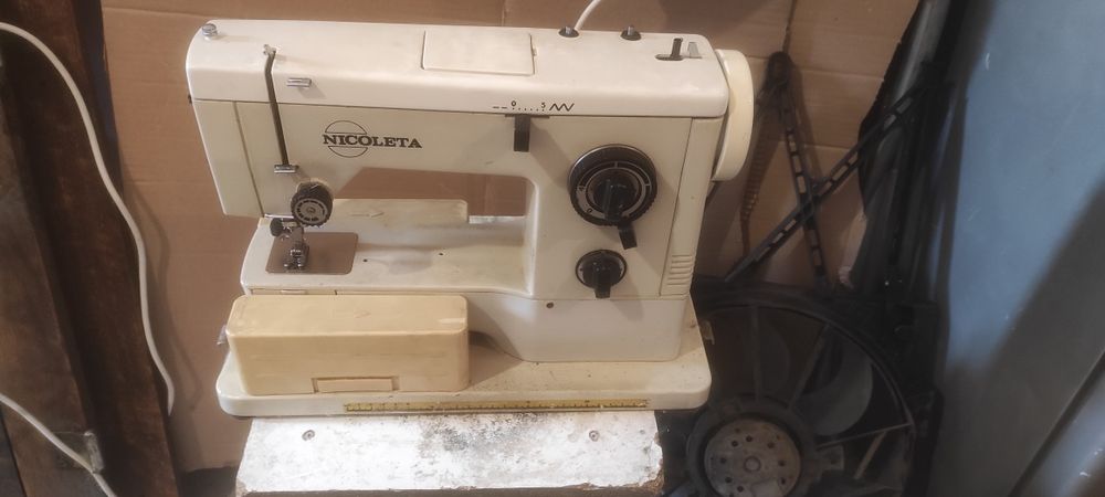 masina de cusut nicoleta