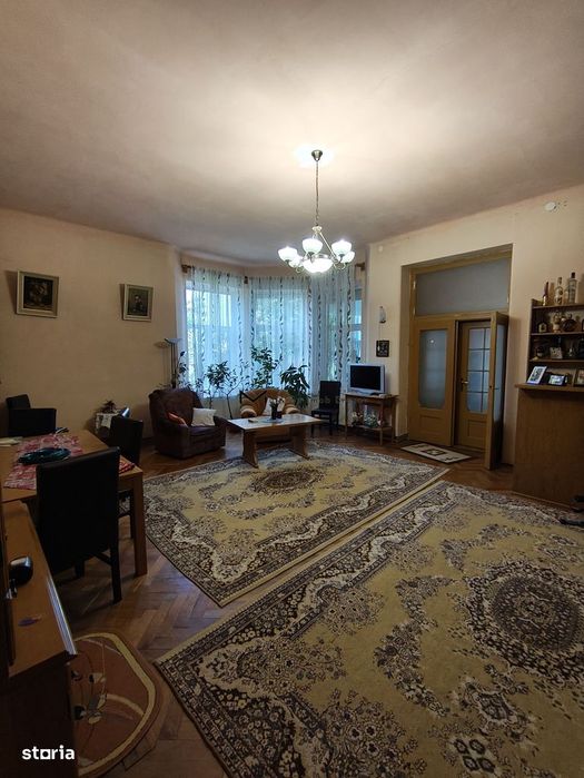 De vânzare: Două apartamente într-un imobil – Parter + Mansardă + Pod