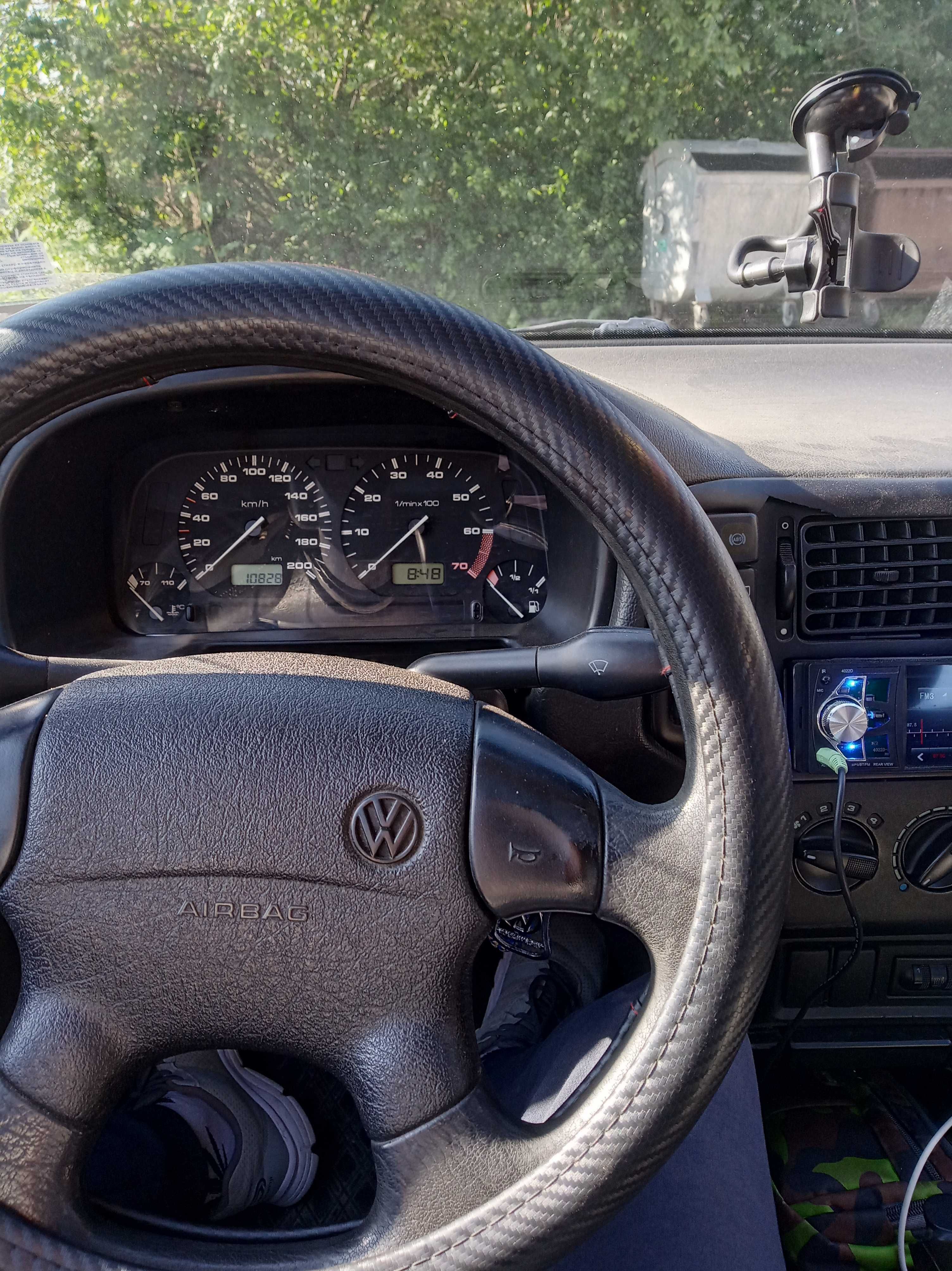 Продавам vw polo бензин газ