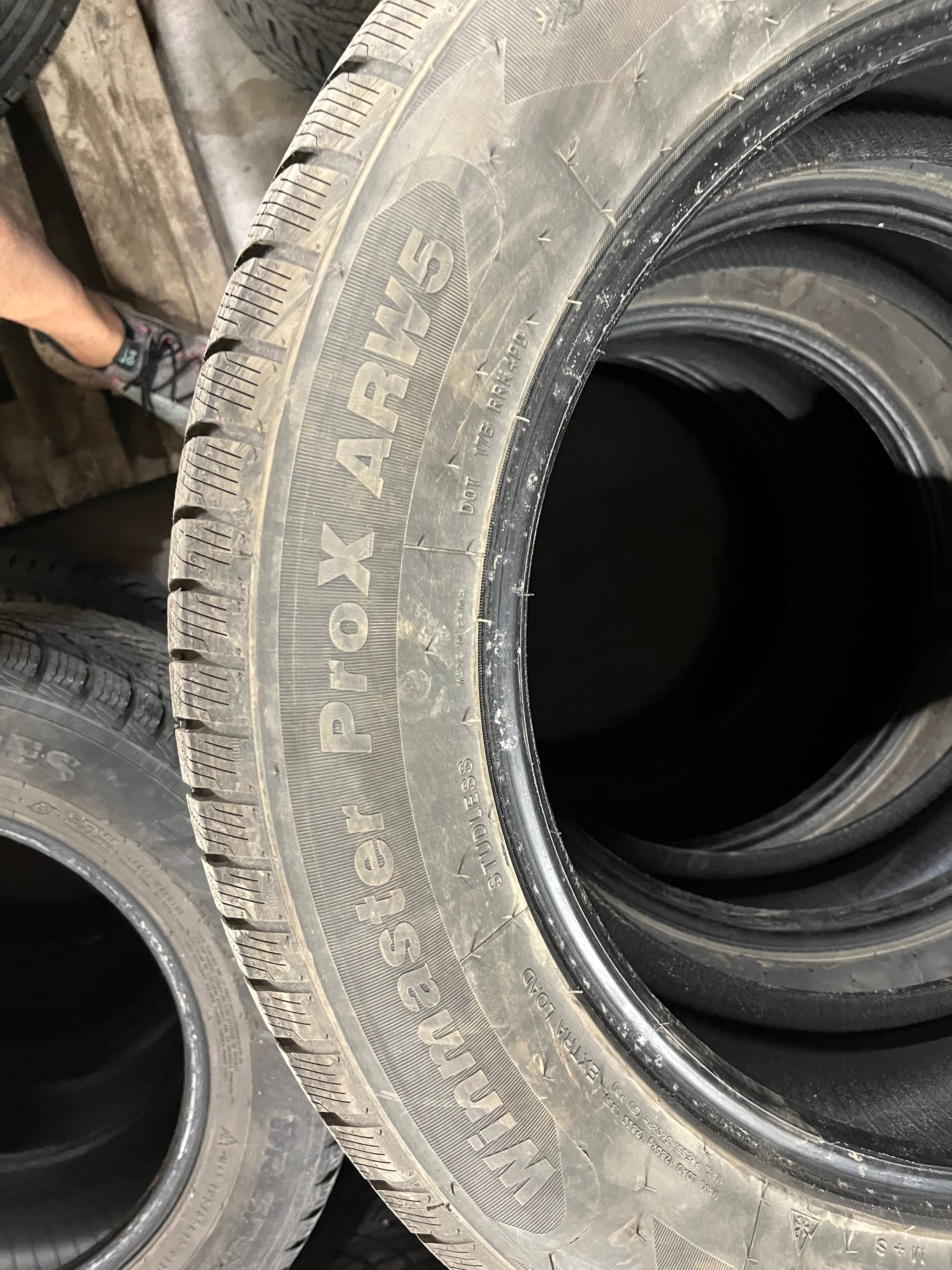 Продавам перфектни зимни гуми Arrivo 275/55R20