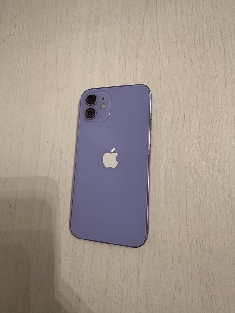 Продам Iphone 12