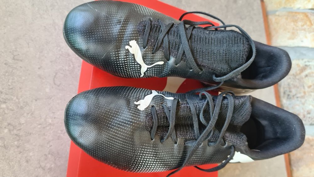 Обувки за футбол - бутонки  PUMA FUTURE 7   №40 стелка  25.5 см.