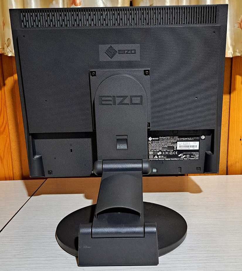 Монитор 19“ EIZO FlexScan S1932