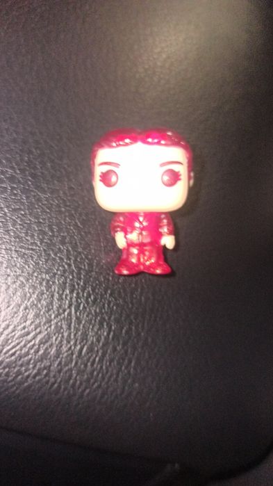 Продаю фигурку макс из изнанки есть 2 штуки