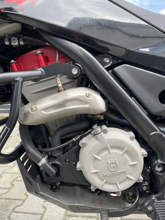 Motocicleta Husqvarna TR 650 Strada ( BMW F , G 650 GS )