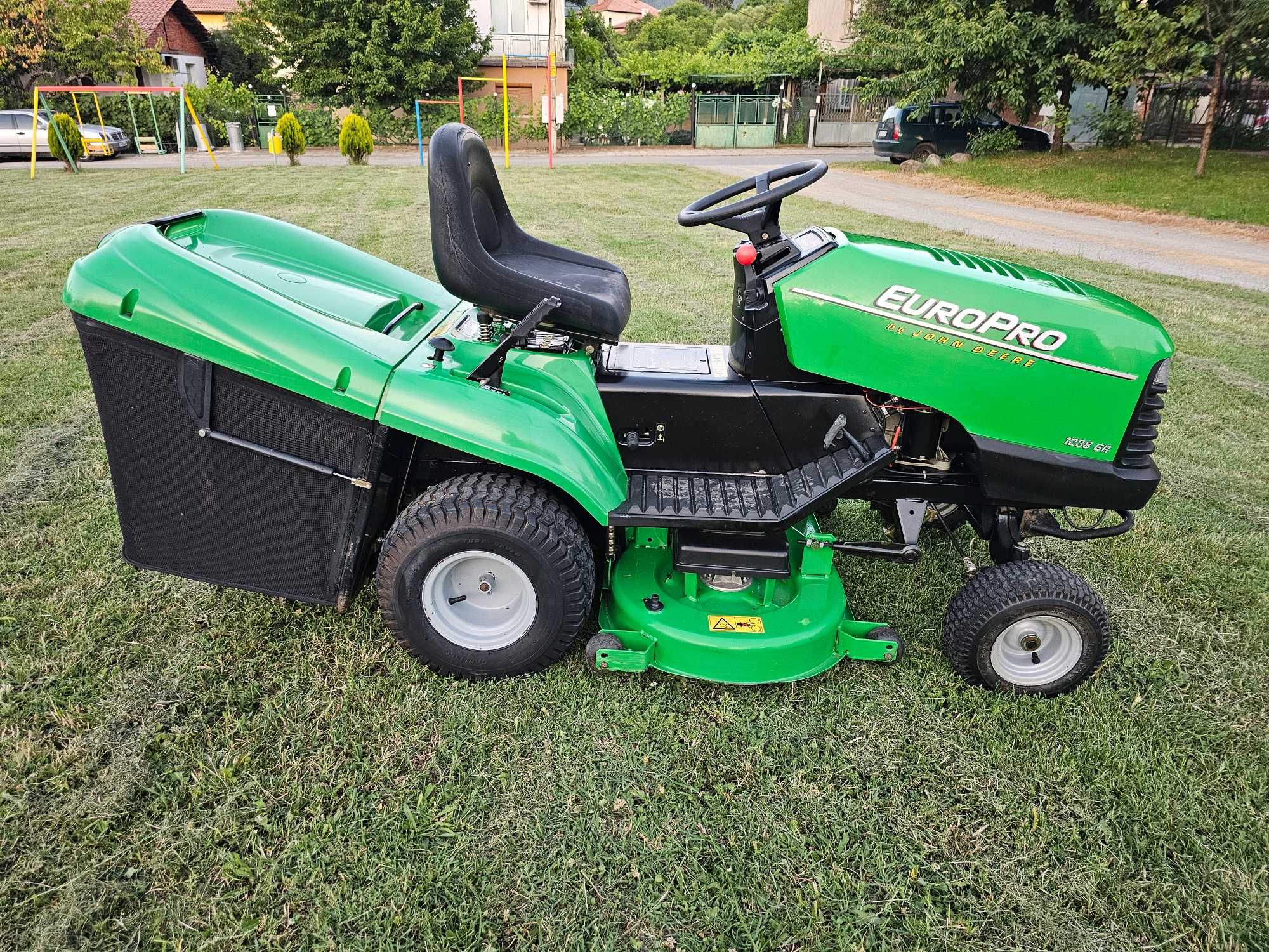 Тракторна Косачка JOHN DEERE/ EuroPro. Като НОВА.
