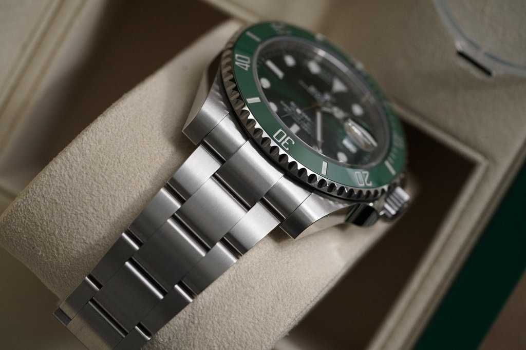 Rolex Submariner Date HULK 40mm Ceramic Steel Green Dial - 116610LV