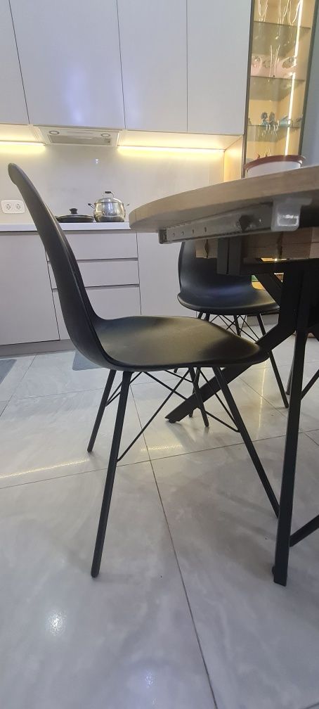 Продам  стулья для кухни  в отличном состоянии