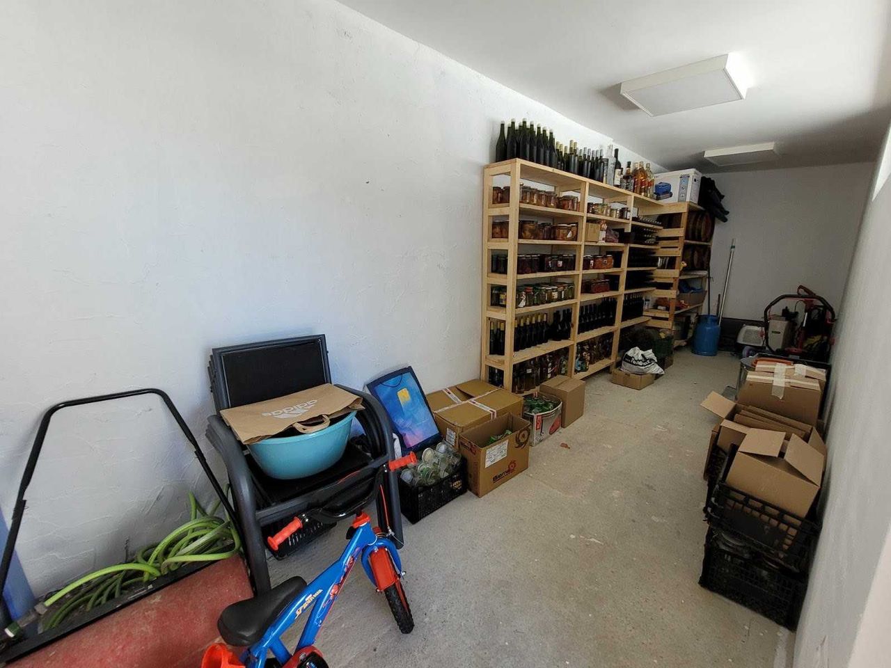 Продава се Къща в с. Марково, Област Пловдив - 400 кв.м за 2125 €/кв.м - Снимка #19