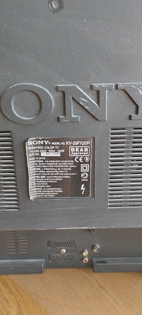 Телевизор Sony Trinitron 29 inc. и масичка