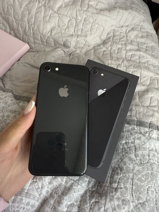 Iphone 8 черен /64gb
