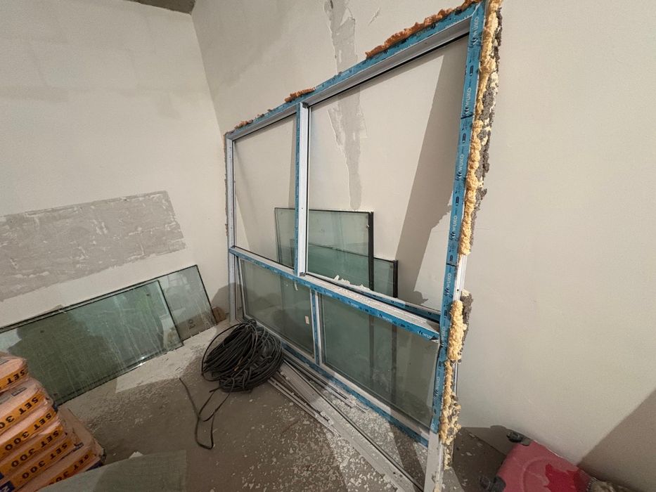 Продаю балконную окна