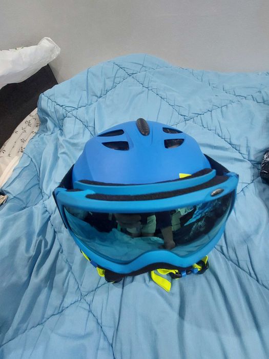 Casca pt schi pt copii si ochelari marca NEVICA