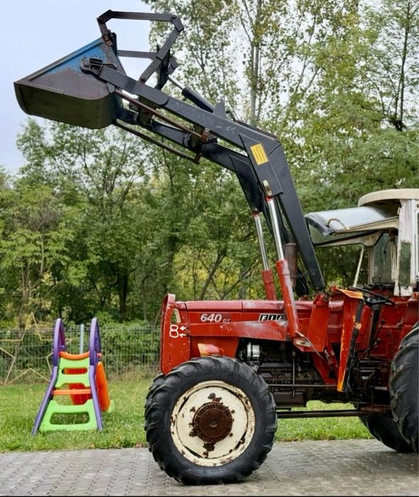 Încărcător frontal pt tractor Fiat/ UTB 445,540,640,683,550 incarcator