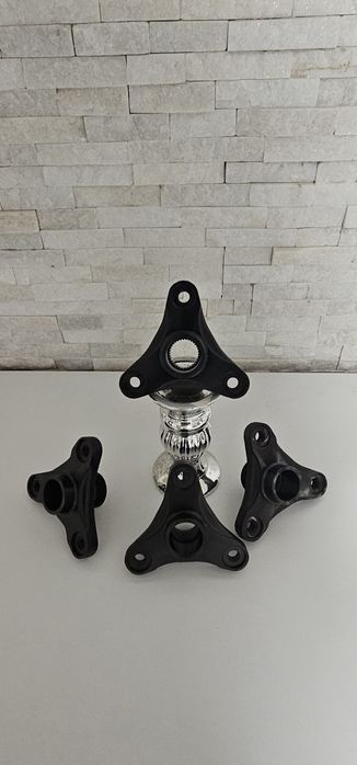 De vânzare flanșe grup spate  BMW Seriile F.G.    f10  f30 ..g30!