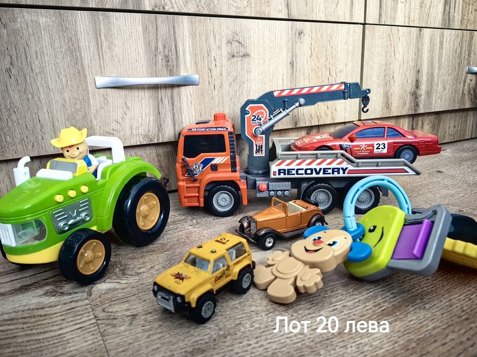 Лотове играчки, цени върху всяка снимка