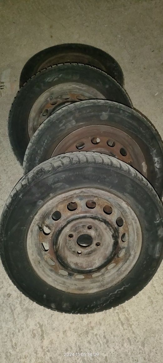 Гуми с джанти 175/65/14 Honda