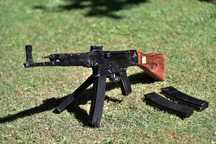 Arma / replica airsoft MP44 STG, electrica, in stare foarte buna