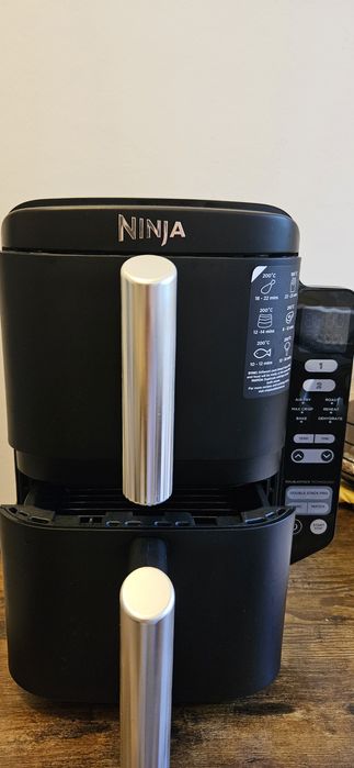 Airfryer Ninja vertical  doua sertare 7,6L