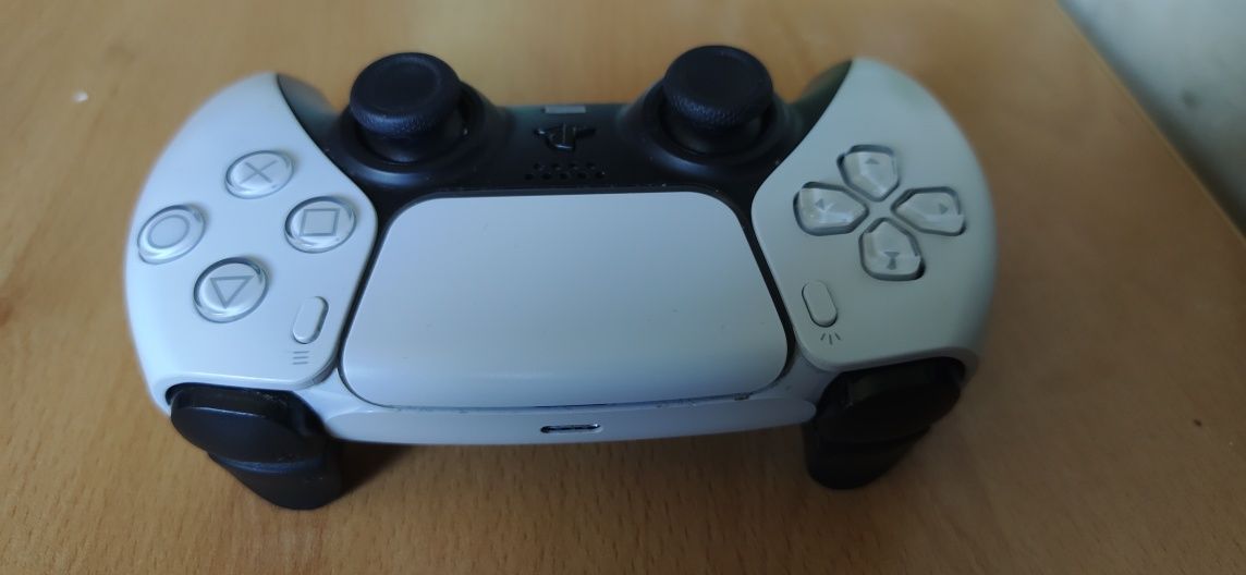 Ps5 controller използван 3 пъти