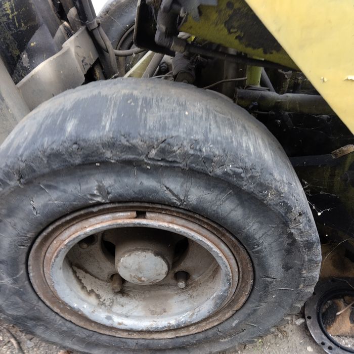 Бандажни гуми с джанти от мотокар Кларк Clark 6.50 x 10 и 7.00 - 12