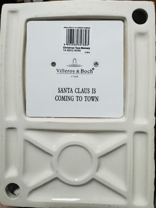 Фарфоровая фигурка Villeroy & Boch “Santa Claus is Coming to Town”.