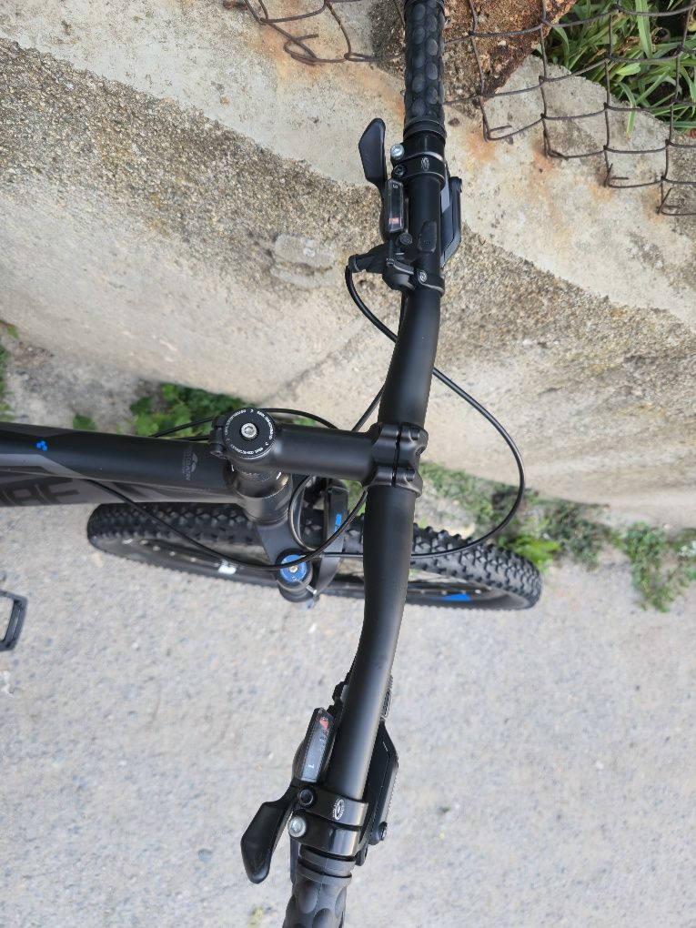 Cube Analog 29 цола S размер, Rockshox XC29, 3x9 Deore скорости Перфек