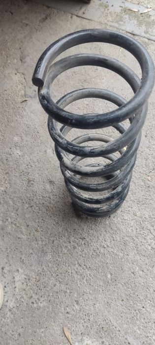 Пружина от марки машина Ниссан максима Maxima