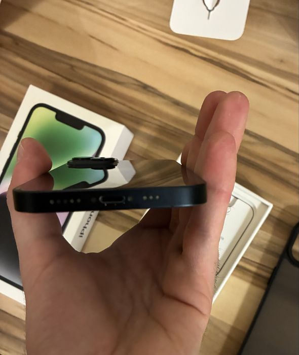 Iphone 14 128 GB + зарядно,калъф,протектор