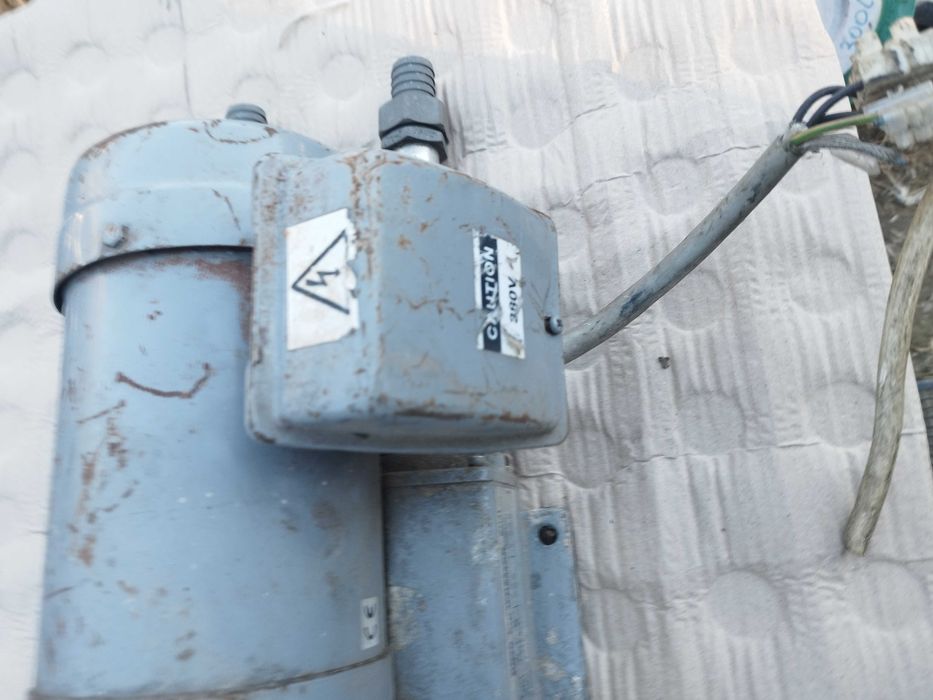 Pompa electrica de aerisit oxigenat lacuri iazuri heleștee