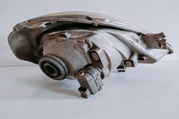 Far stanga  7700311371 Nissan Primastar prima generatie seria