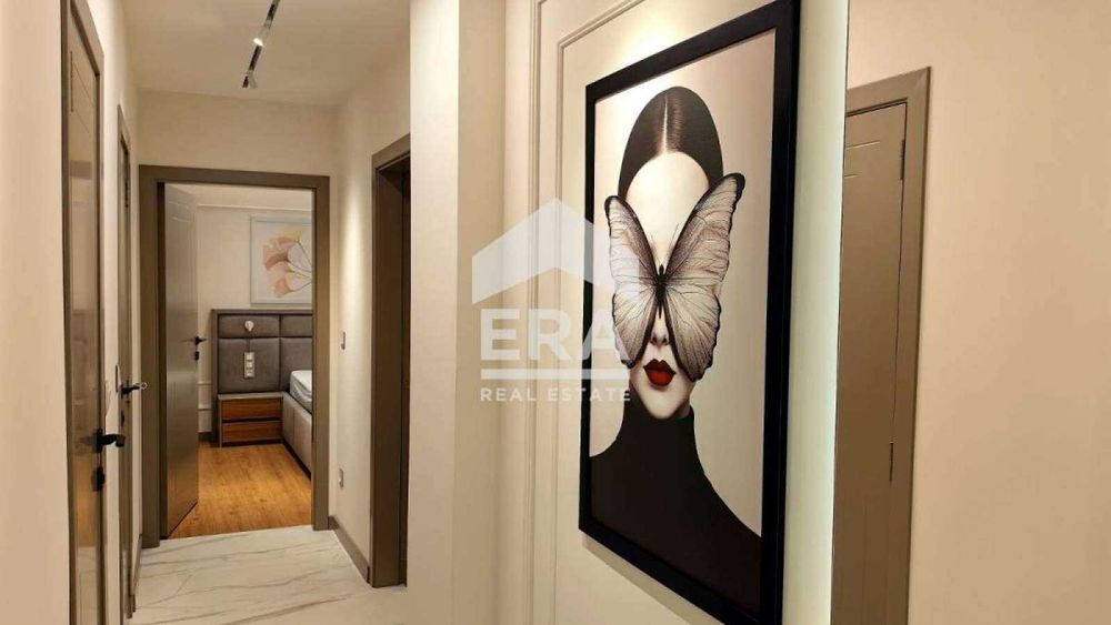 Дава се под наем Тристаен апартамент в Русе, Център - 86 кв.м за 950 € - Снимка #17